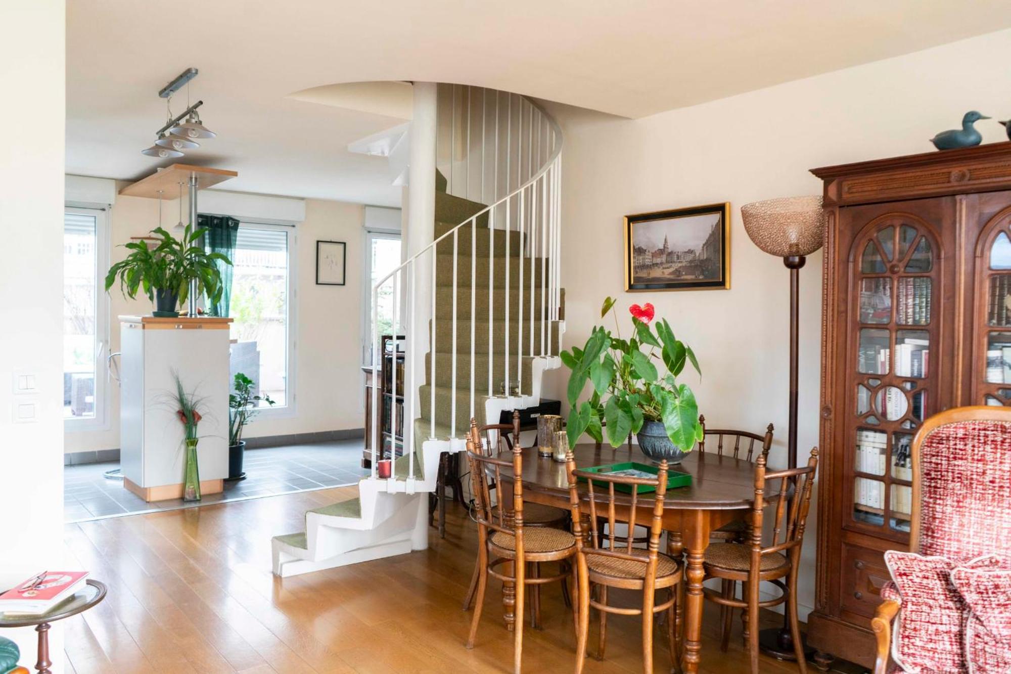 Appartement Charming Duplex With Two Balconies In The 13th